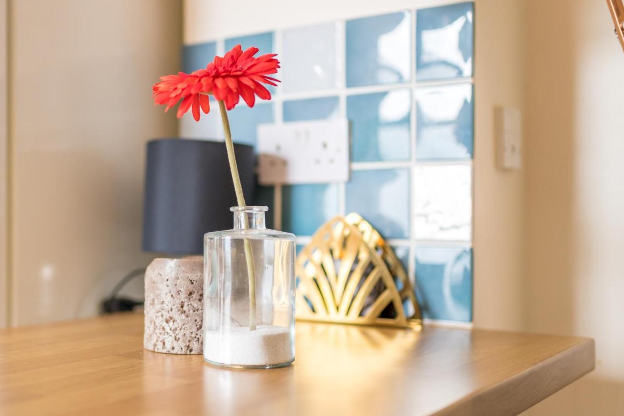 The Ella Fitzgerald - Modern 2 Bedroom Apartment, Super Close To City Centre Κάρντιφ Εξωτερικό φωτογραφία