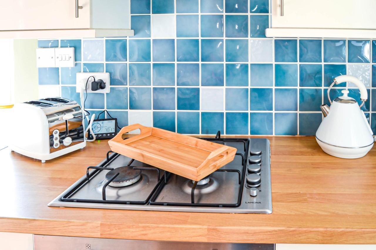 The Ella Fitzgerald - Modern 2 Bedroom Apartment, Super Close To City Centre Κάρντιφ Εξωτερικό φωτογραφία